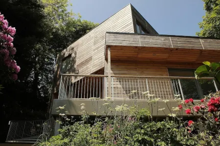 Architect Designed Eco House In A Secluded Littlehaven Private Lane