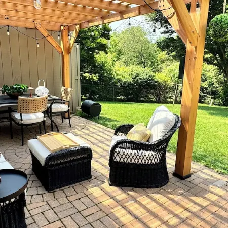 4-Bdr House Boalsburg with Sauna, Bar 10 Min from Beaver Stadium!