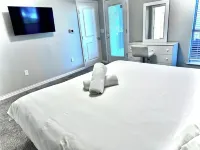 Tranquil 1.5-Acre Retreat with Modern Comfort