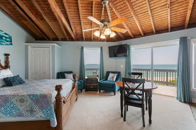Direct Oceanfront Beach Romantic Escape- Quad Hotels near Hammock Trail
