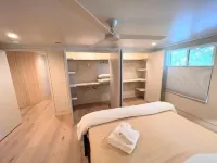 Beautiful, comfortable modern home, 1.5 blocks from the BEACH & Center Ave
