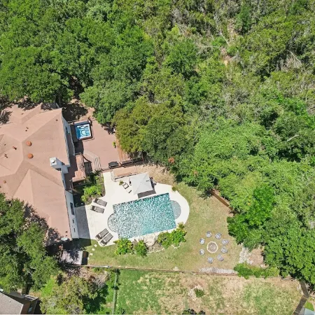 Private Pool & Hot Tub-Large 4Br Family Home Near Austin-Sleeps 12!