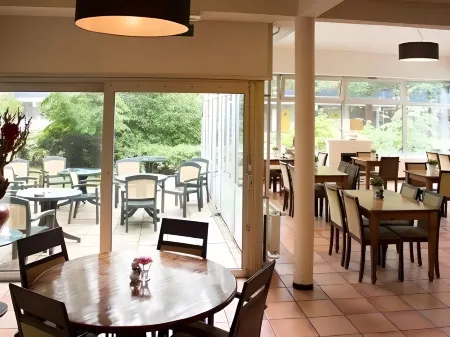 New West Inn Amsterdam Отели в г. Zwanenburg