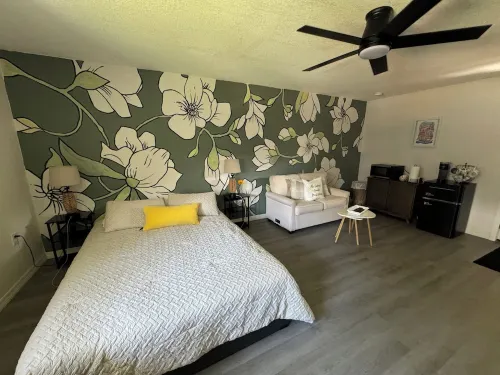 The Sanford Foodie Guest House