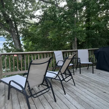 No DeadLines Lakehouse on Smith Lake