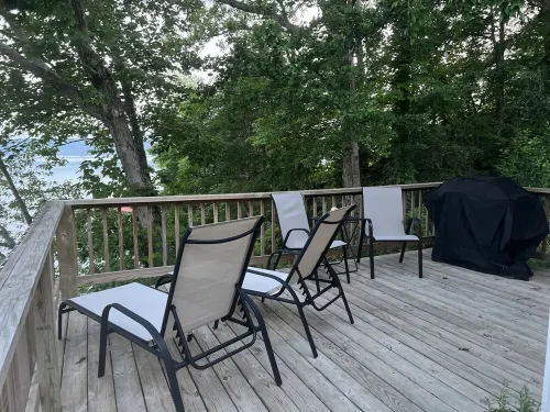 No DeadLines Lakehouse on Smith Lake