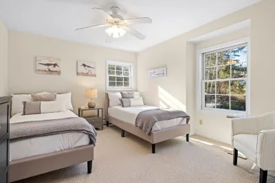 Private Luxury Retreat <1 Mile to Downtown - Near Seaport & Aquarium - 5000sqft