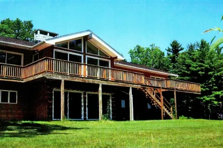 Hickory Hill Mountaintop charming family friendly quiet very private lake view