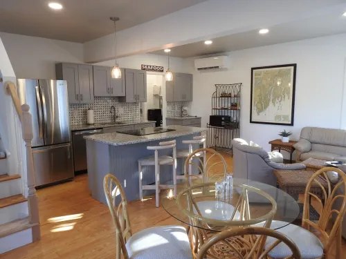 Great location on Bailey Island Hotels in Harpswell