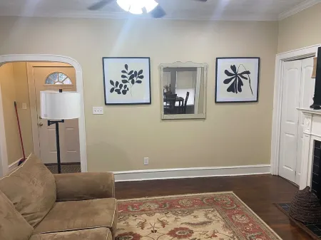 Beautiful home completely remodeled and painted. Fully furnished. . Отели в г. Бошьер Пэриш