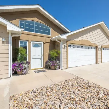 Two bedroom townhome, central to most popular destinations within Rapid City.