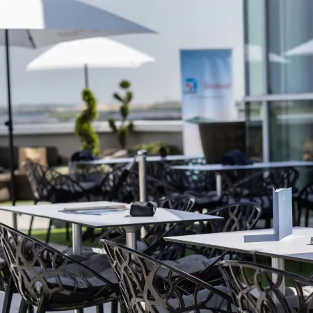 AC Hotel Paris le Bourget Airport Отели в г. Ле-Бурже