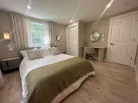 2 Luxury vacation homes 5bed/4bath combined