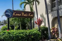 Charming 2-bedroom Oceanfront Condo in Kailua-Kona with AC, WiFi