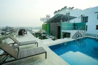Coventina Lake Suites - Kolam Renang