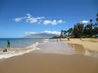 Beautiful 2 Bdrm by Charley Young Beach. Walk to Kihei Downtown. from 99/Night!