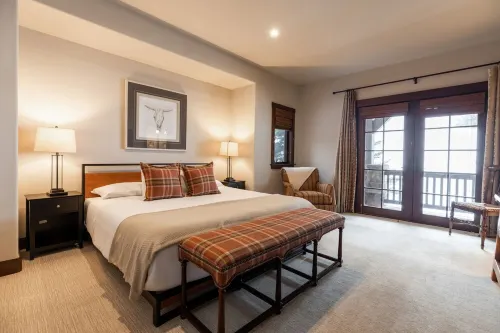 Luxurious Ski-in Ski-out Home in Arrowhead community
