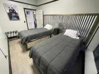 Large trail riders' retreat with personality, sleeps 12, minutes from trails