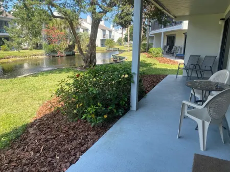 Just Updated - Beach Side Spacious Ground Floor Flat Condo - steps to the beach! Отели в г. Сейнт Огастин Бич