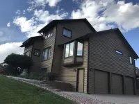 A Spacious Home With Great Views & Wildlife