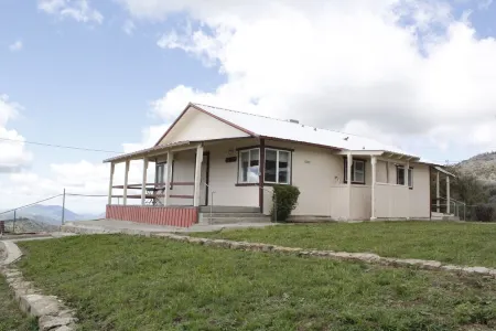 Cabin Near Sequoia & Kings Canyon National Parks