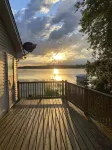 Beachfront Cabin with Lake Views & Harry Potter Room