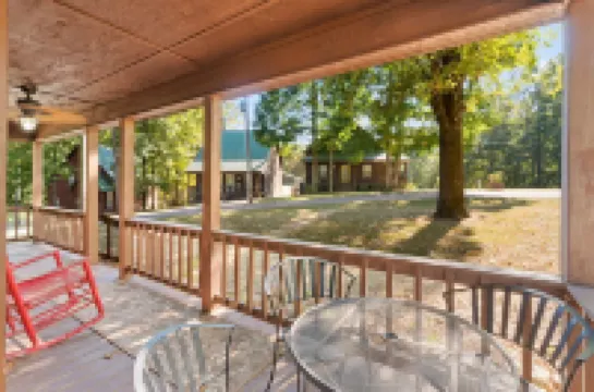 Cozy Cabin 3.5 min from Sportman's!