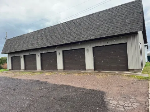 Sunday Lake Retreat - ski hills, ATV, snowmobile trails, waterfalls and Porkies.