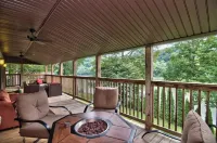 Riverfront Retreat For Kayaking, Fishing and Hot Tub