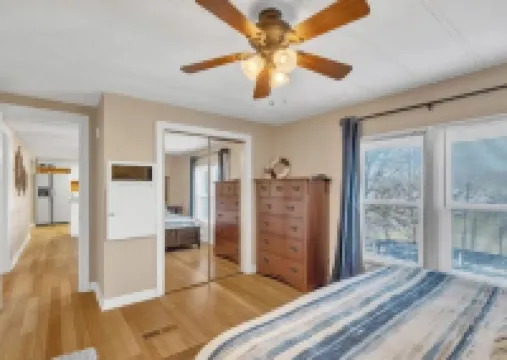 LAKEVIEW LIVING @ LIGHTHOUSE BAY