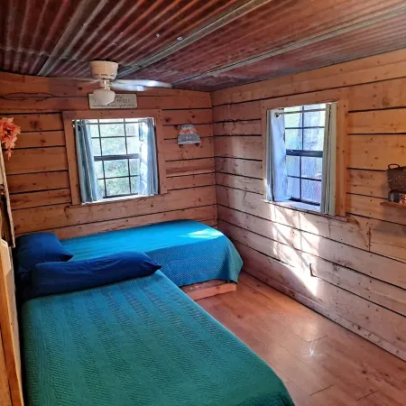 Cici's one bedroom cabin at Bluegill Lake Cabins