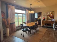 Cozy 2 br Home - Fireplace, Man Cave, Office, & Heated Garage Spaces