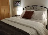 CLASSY, MODERN FAIRHAVEN CONDO WITH GARAGE & EVSE. JUST STEPS TO EVERYTHING!