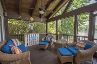 Private Boat Ramp, Dock, Pet Friendly, Screen Porch, Firepit, Fish, Kayak, Relax