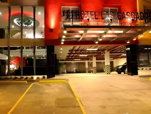 Hotel Las Cascadas فنادق في سان بيدرو سولا