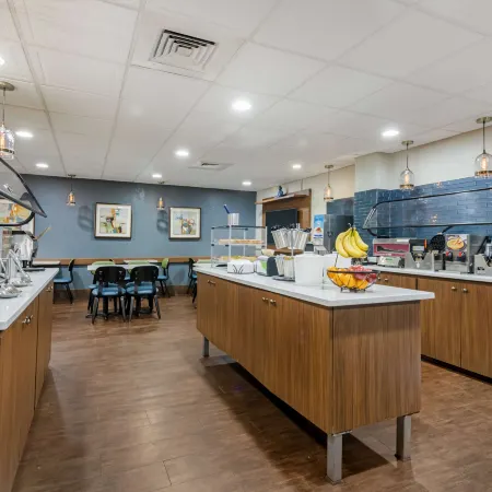 Best Western Plus Universal Inn Отели рядом с достопримечательностью «Парк развлечений Universal Studios в Орландо»