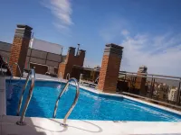 Kube Apartments Express Hotels near La Cañada