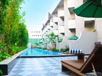 Pramod Convention & Beach Resorts - Pool