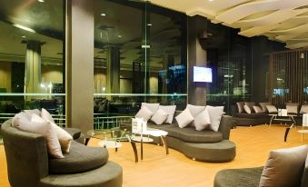 Alvarez Hotel