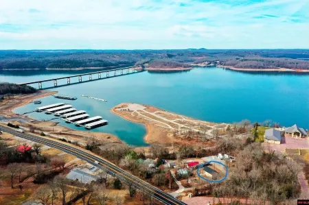 Family/Pet Friendly, Peaceful Cabin, Lakeview, Deck with Norfork Lake views