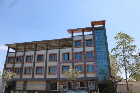 Avexia Premiere Отели рядом с достопримечательностью «Tower of Fame»