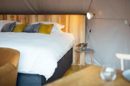 Lavender - Luxury Dome with private hot tub, 15 min from beaches