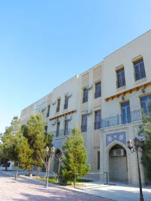 Dunyo Palace Hotel a 