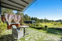 The Studio Retreat perfect for a quiet romantic break. Pet friendly, hot tub.