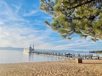 The Tahoe at Three Pines - 5 Min Walk to Lake!