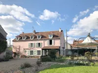 Grande Maison de Famille a 1h de Paris Dans un Parc Arboré Hôtels à proximité de : Chateaux de Ferrieres