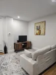 Stylish & Cozy Boston Retreat Near Train Station, Parks & Cafés - Bungalows