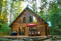 Majestic Mountain Home On 10 Acres with Hot Tub Hotels near Mount Hood National Forest