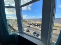 Vinnie's Family Hotel - Ocean View