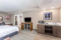 Hampton Inn Harrisburg-East (Hershey Area) - parking
